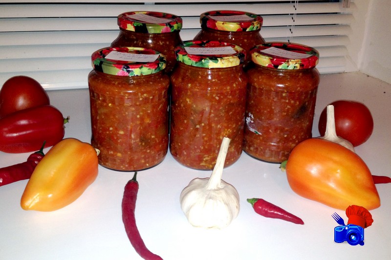 Острые баклажаны в томатном соусе 