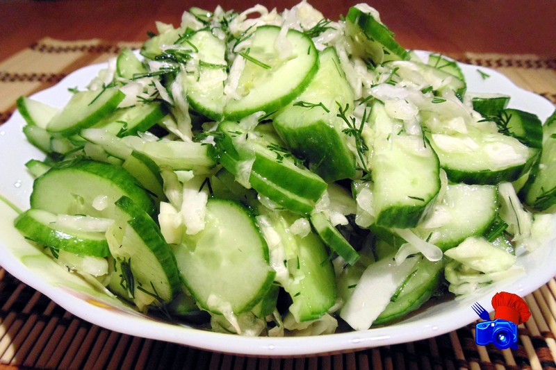 Салат из огурцов и свежей капусты