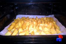 Картофель дольками в духовке